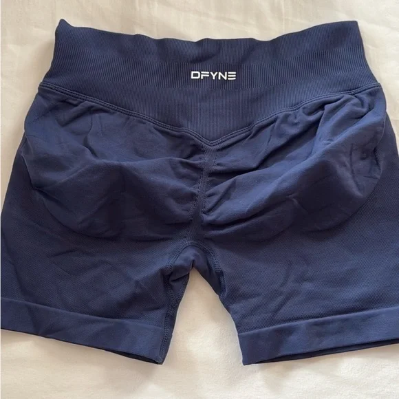 Seamless Gray Leggings + Blue Shorts - Picture 5 of 6